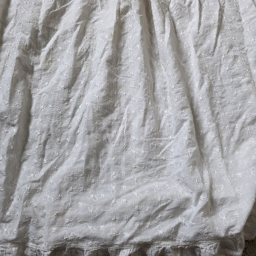 Ivory eyelet nightgown - Picture 3 of 8